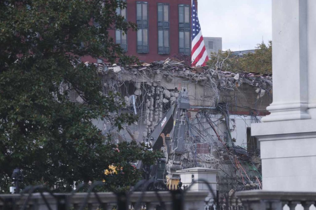 Apple, Meta and Microsoft are among the big companies donating to Trump’s controversial White House ballroom project Apple, Meta and Microsoft are among the big companies donating to Trump’s controversial White House ballroom project