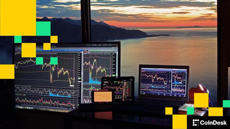 XRP, Solana See Bullish Reset in Sentiment as Bitcoin, Ether Lag XRP, Solana See Bullish Reset in Sentiment as Bitcoin, Ether Lag