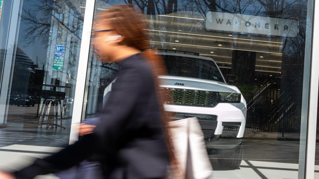 As car prices rises, auto loans stretch to 10 years or more