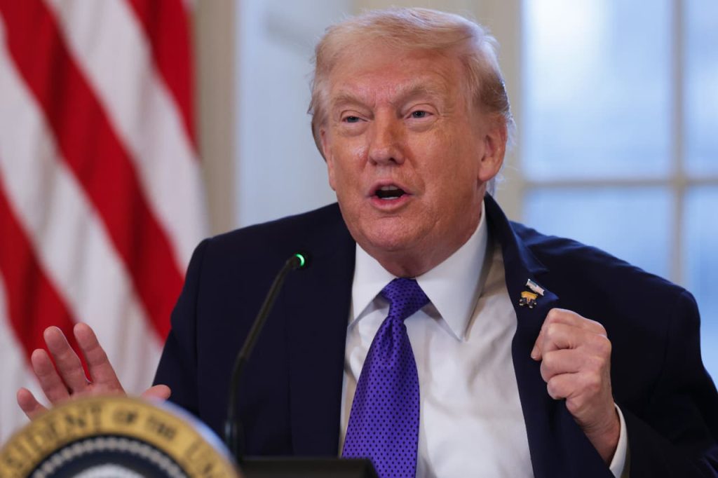 Trump says he’ll cap credit-card interest rates at 10% as Americans battle soaring debt Trump says he’ll cap credit-card interest rates at 10% as Americans battle soaring debt