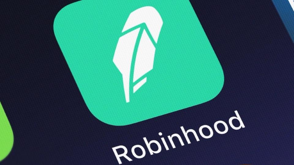 From Cathie Wood to Cantor Fitzgerald, the big money is betting that Robinhood’s (HOOD) crypto slump is just a temporary speed bump From Cathie Wood to Cantor Fitzgerald, the big money is betting that Robinhood’s (HOOD) crypto slump is just a temporary speed bump
