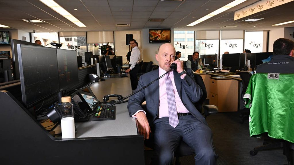 Jim Cramer sends a stern message to SpaceX buyers