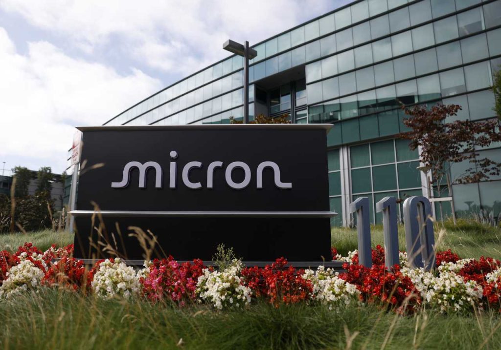 3 things Micron investors need to watch as the stakes get higher